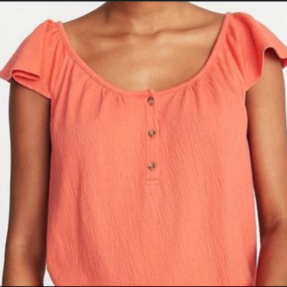 OLD NAVY SCOOP NECK RUFFLE CAP SLEEVE -M